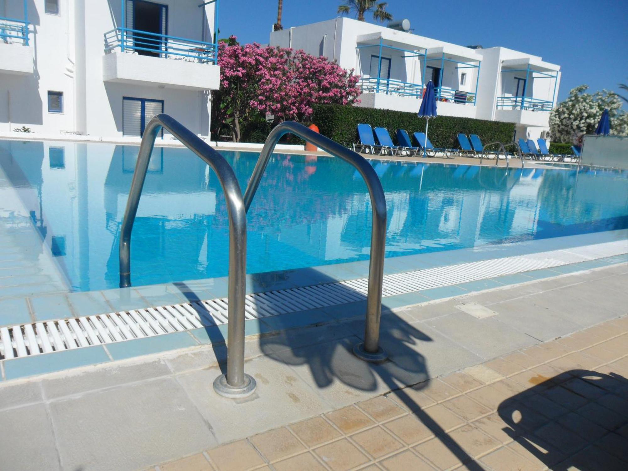 Miros Hotel Apartments Tigkaki  Bagian luar foto